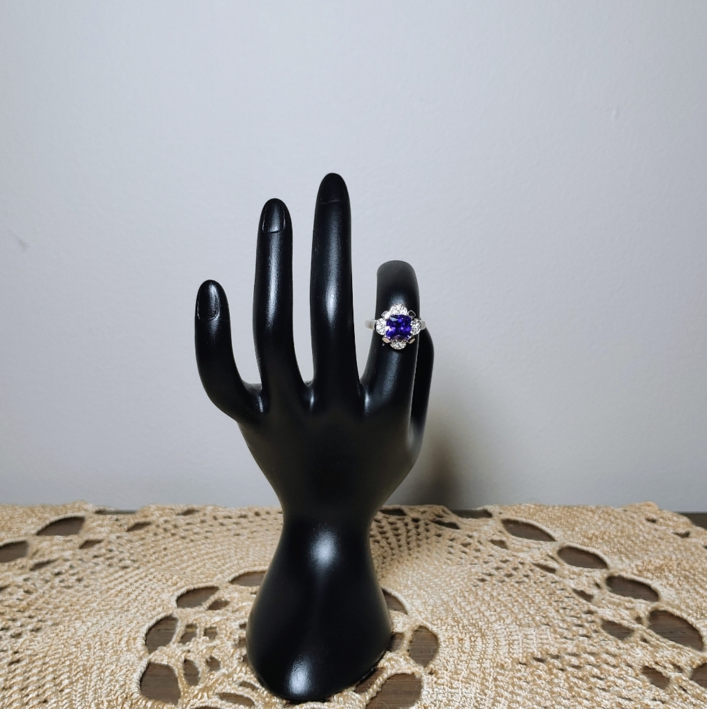 Source Unknown Silver Ring With Purple Gemstone - image 1